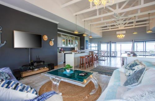 Zitundo House | Naudicals Dune: Oceanfront Family Retreat with Pool Access