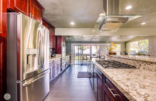 Laie House | Naupaka Breeze: Remodeled Ocean View Retreat for 30 Days