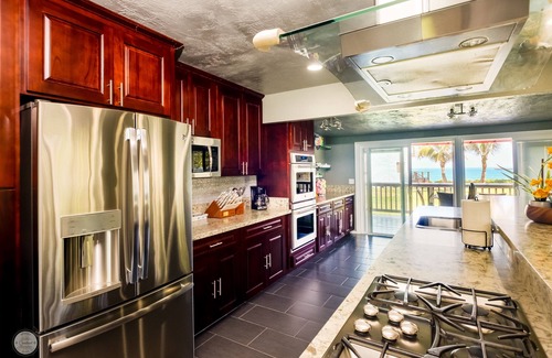 Laie House | Naupaka Breeze: Remodeled Ocean View Retreat for 30 Days