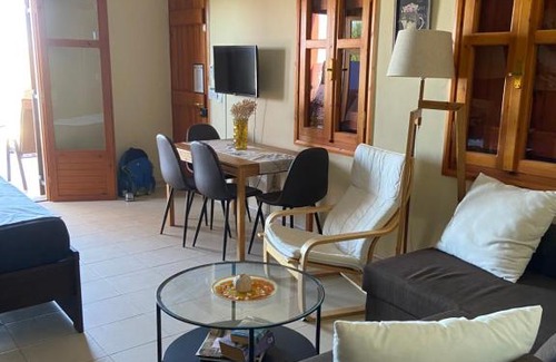 Moni Chrisoskalitissis Apartment | Family-Friendly Retreat at Nausika with Pool Access