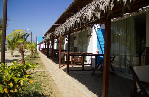 Caleta Cruz Hotel | Relax at Nauti-k Beach Hotel with Oceanfront Views