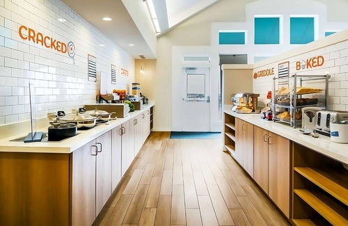 Parole Apartment | Discover Nautical Adventure in Annapolis Suites with Pets!