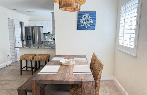 Alice Town House | Nautical Bimini Bay Villa with Starlink