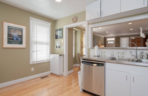 Eastport House | Cozy Nautical Retreat in Eastport with Spa and Breakfast