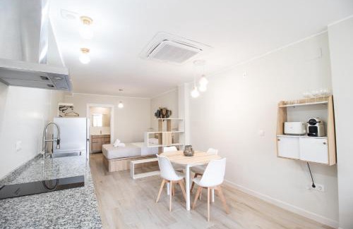 Poblats Maritims Apartment | Cozy Nautical Flats - Pet and Child Friendly Retreat
