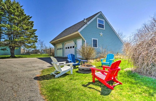 Lubec House | Inviting Nautical Lubec Cottage with Fire Pit & Grill