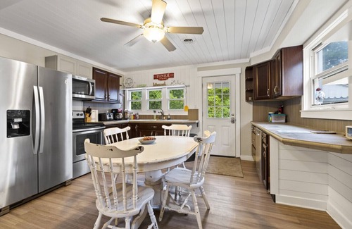 Lexington House | Impressive Remodeled 4BR Cottage with Hot Tub & Ocean View