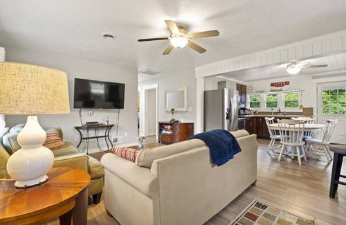 Lexington House | Impressive Remodeled 4BR Cottage with Hot Tub & Ocean View