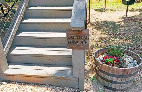 Dripping Springs Cabin | Unique Tree House Escape in Dripping Springs Awaits You