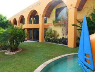Taperapua Beach Resort | Experience Nauticomar Resort: Beach Club & Ocean Views