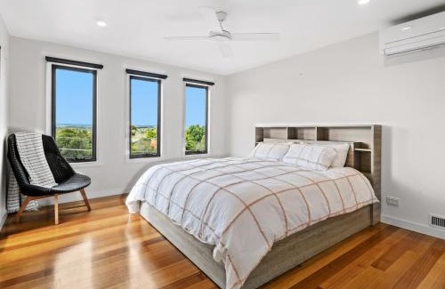 Rye House | Experience Nautilus by Ready Set Stay: Pool & Family Friendly