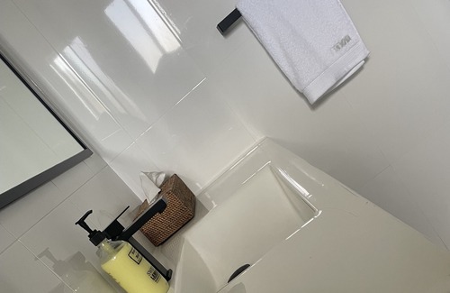 Cape Gloucester House | Relax at Nautilus @ Hideaway Bay with Spa & Family Amenities