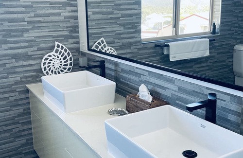 Cape Gloucester House | Relax at Nautilus @ Hideaway Bay with Spa & Family Amenities