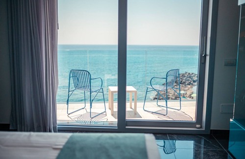 Giardini Naxos Hotel | Discover Nautilus Hotel: 4-Star Comfort with Family-Friendly Perks