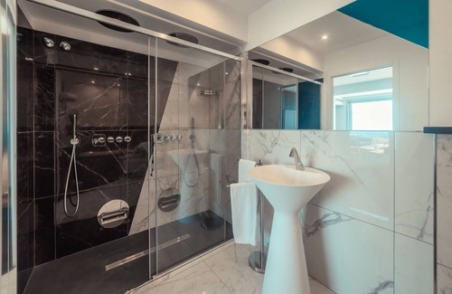 Giardini Naxos Hotel | Discover Nautilus Hotel: 4-Star Comfort with Family-Friendly Perks