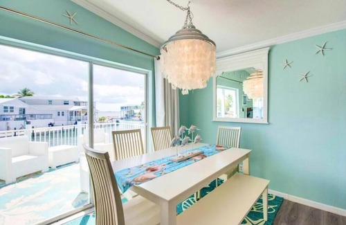 Cudjoe Key Villa | Oceanfront Retreat: Nautilus Cottage with Pool & Hot Tub