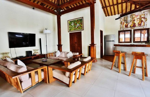 Gili Air Villa | Experience Nautilus Villa: Private Javanese Oceanfront Retreat