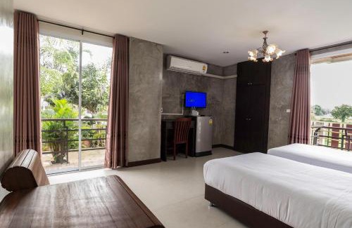 Pak Phli Hotel | Discover Nava Resort: Family-Friendly Getaway with Dining