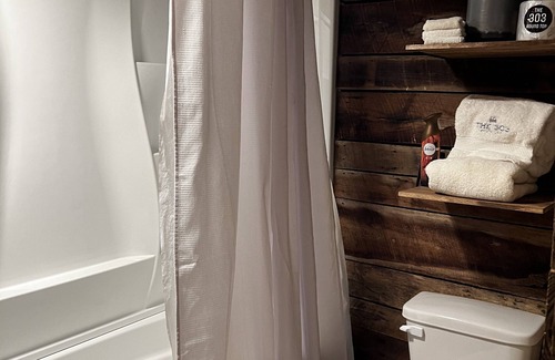 Round Top House | Experience Navajo at The 303 - Perfect for Families & Pets