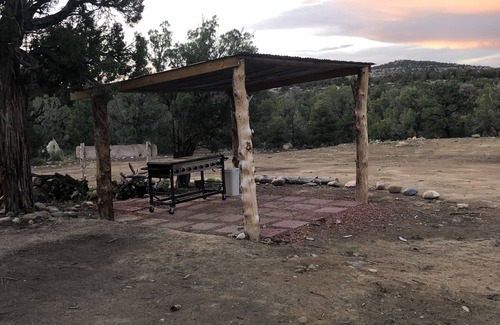 Navajo Dam RV Rental | Relax at Navajo Dam: Family-Friendly with Pool & Lake Views