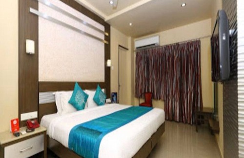 RS Puram Hotel | Discover Comfort at Navaratna Delight with Family-Friendly Amenities