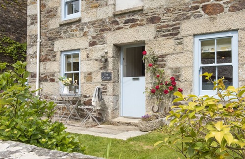Port Navas Cottage | Pet-Friendly Retreat at Navas Nook LLP, Rated 10/10