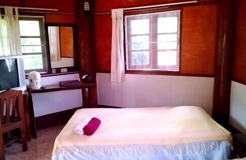 Mae Chaem Hotel | Relax at Navasoung Resort: Pool, Spa & Family-Friendly Stay