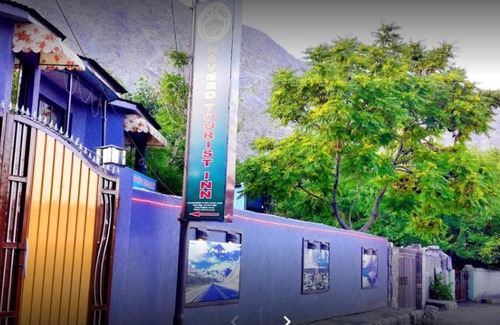 Gilgit Hotel | Budget-Friendly Stay at Naveed Tourist Inn with Breakfast