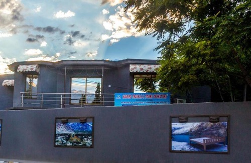 Gilgit Hotel | Budget-Friendly Stay at Naveed Tourist Inn with Breakfast