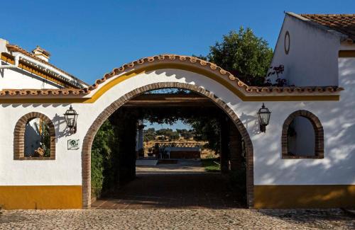 Alandroal Hotel | Discover Naveterra-Hotel Rural: Family-Friendly Escape
