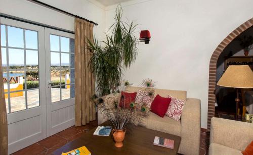 Alandroal Hotel | Discover Naveterra-Hotel Rural: Family-Friendly Escape