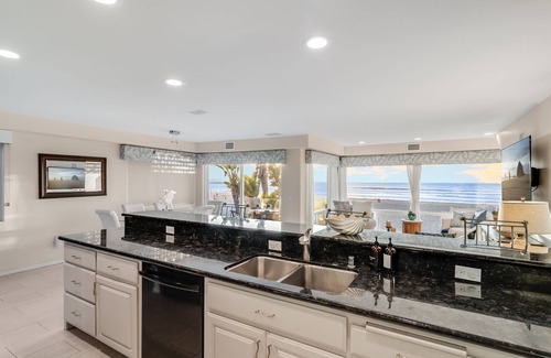 South Mission Beach Condo | Navigate Stays Front Row to Paradise