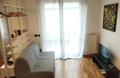 Navigli Apartment | Ideal Stay Near Navigli & Metro with Balcony Access