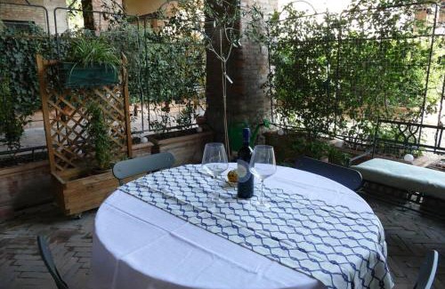 Lorenteggio Apartment | Guest Rated 10/10: Stay at Naviglio Grande In Villa Milano