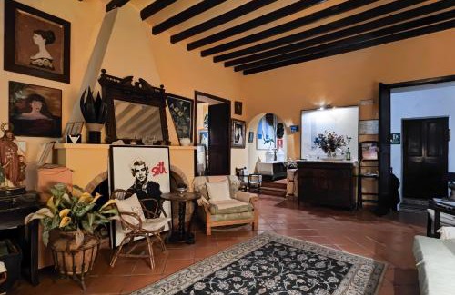 Ibiza City Centre Apartment | Discover Navila René: Family-Friendly Stay with Pool Access
