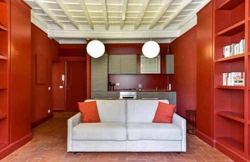 Rione VI Parione Apartment | Exceptional Navona Apartment: Pet Friendly & Spa Access