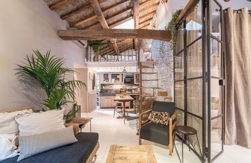 Rione V Ponte Apartment | Indulge in Navona Apartment with Terrace & Spa Amenities