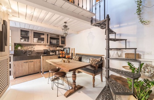 Rione V Ponte Apartment | Indulge in Navona Apartment with Terrace & Spa Amenities