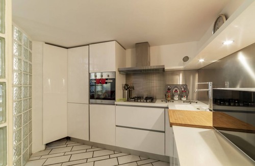Rione VI Parione Apartment | Explore Navona Pretty Home with Pet-Friendly Amenities