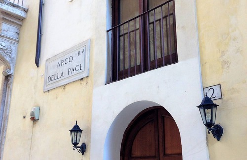 Rione V Ponte Apartment | Discover Navona Secret Suite with Spa and Breakfast Options