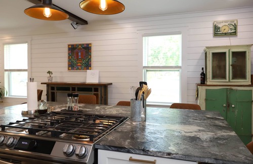 Navy Point Cottage | Cozy Beachside Cottage with Ocean Views and Pool Access