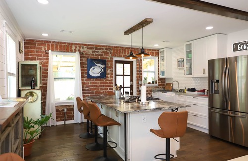 Navy Point Cottage | Cozy Beachside Cottage with Ocean Views and Pool Access