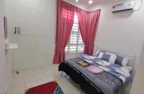 Kampong Raja House | Discover Nawra Homestay Besut - Family Friendly & Free Wifi