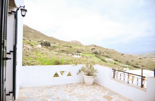 Eggares Apartment | Idyllic Naxos Agrotouristic Studio with Ocean View Pool