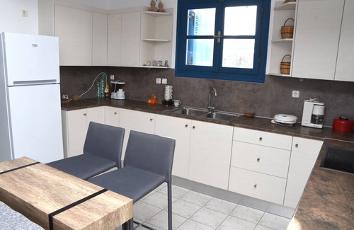 Kastraki Apartment | Discover Naxos: Cozy Semi-basement Apartment with Ocean View