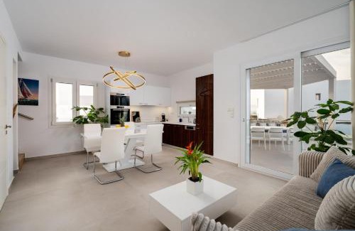 Kastraki Villa | Discover Naxos Superior Villas with Pool & Ocean View