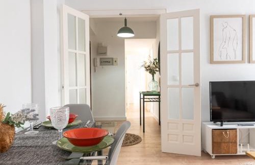Santiago Apartment | Modern Nayber Gavia: Centrally Located Family-Friendly Stay