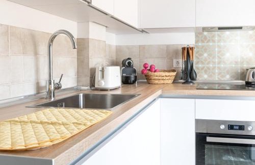 Santiago Apartment | Modern Nayber Gavia: Centrally Located Family-Friendly Stay