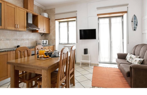 Nazare Apartment | Top-Rated Nazaré DownTown Flat with Spa & Breakfast
