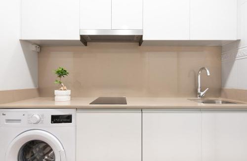 Santiago de Compostela Apartment | Budget-Friendly NC Apartment for Families with High Ratings